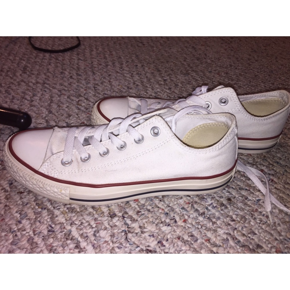Size 8 white Converses